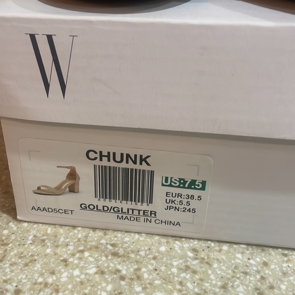 Dream Paris, gold, glitter, chunk heels size 7.5 - Picture 3 of 5